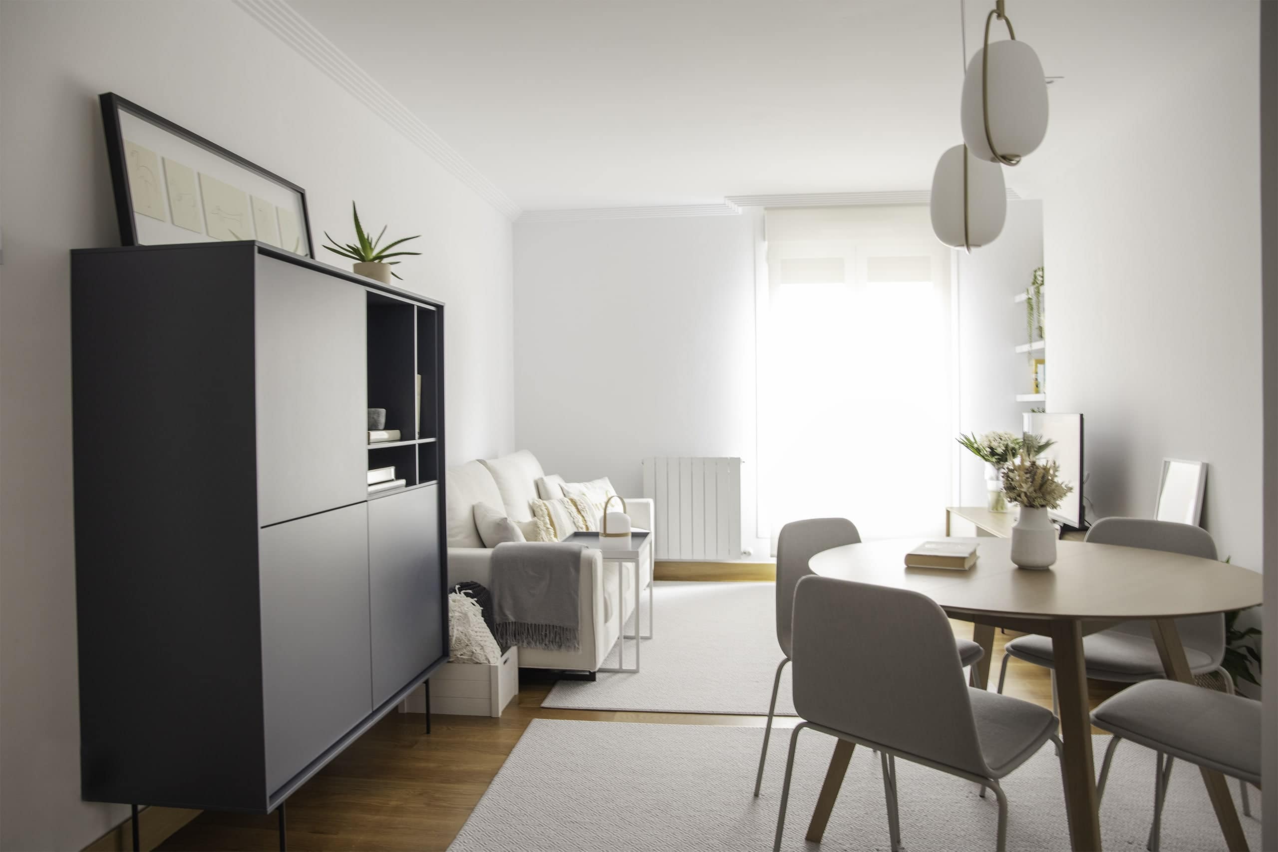 Living room with Lanna Suspension lamp — Private House, Mungia — KDLN