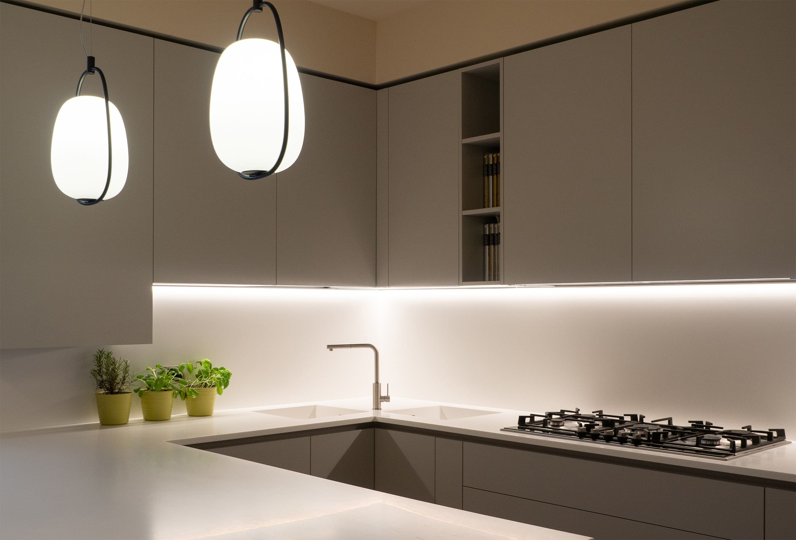 Kitchen with Lanna Suspension lamp — Private House, Italy — KDLN