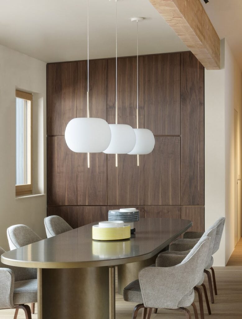 Sala da pranzo con lampada Kushi Suspension — Kirchberg, Lussemburgo — KDLN