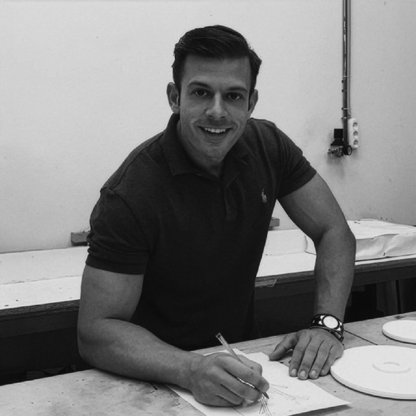 Chris Basias, designer per KDLN