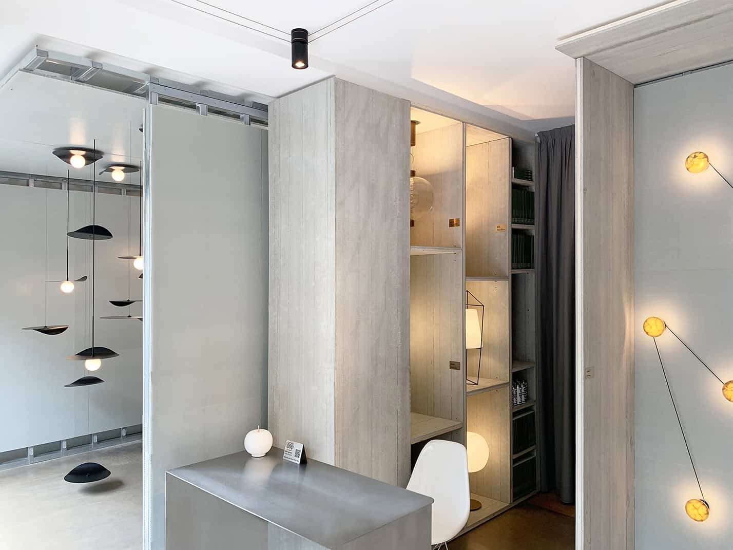 Spazio Elvezia 2022 con lampade Flow e Azou