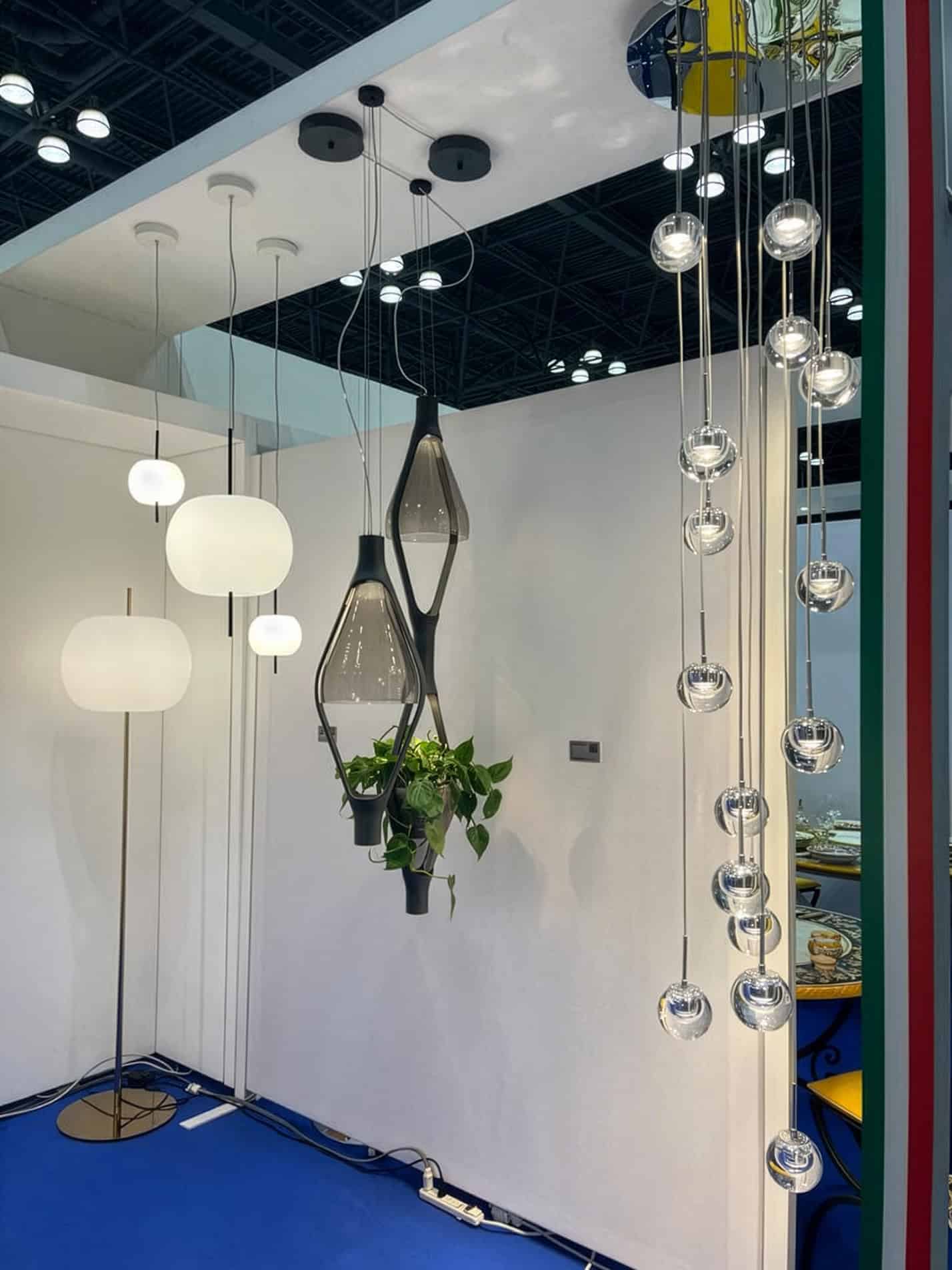 Stand Bdny 2023 con lampade Dew Viceversa e Kushi