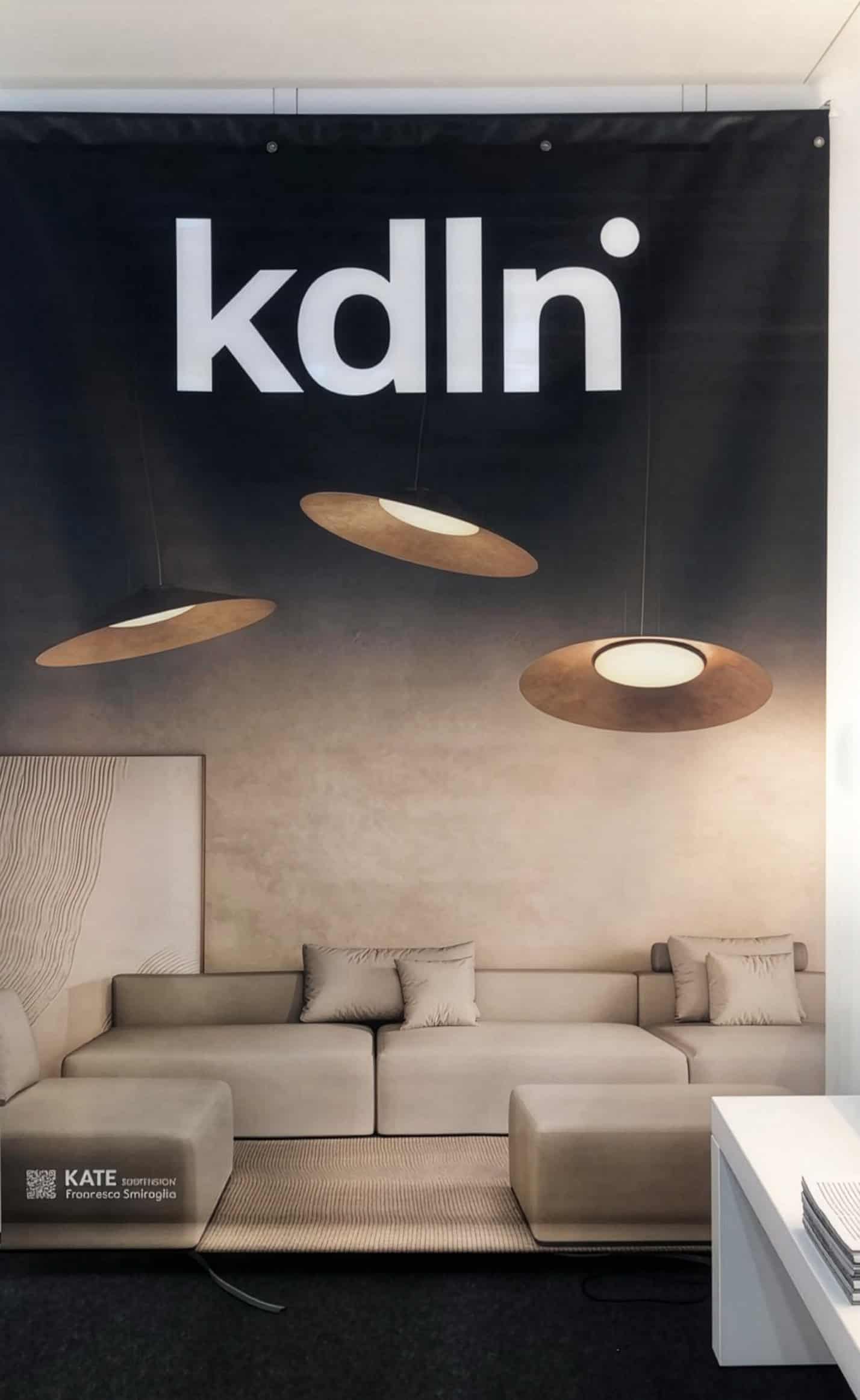 Stand Bdny 2024 con lampada Kate