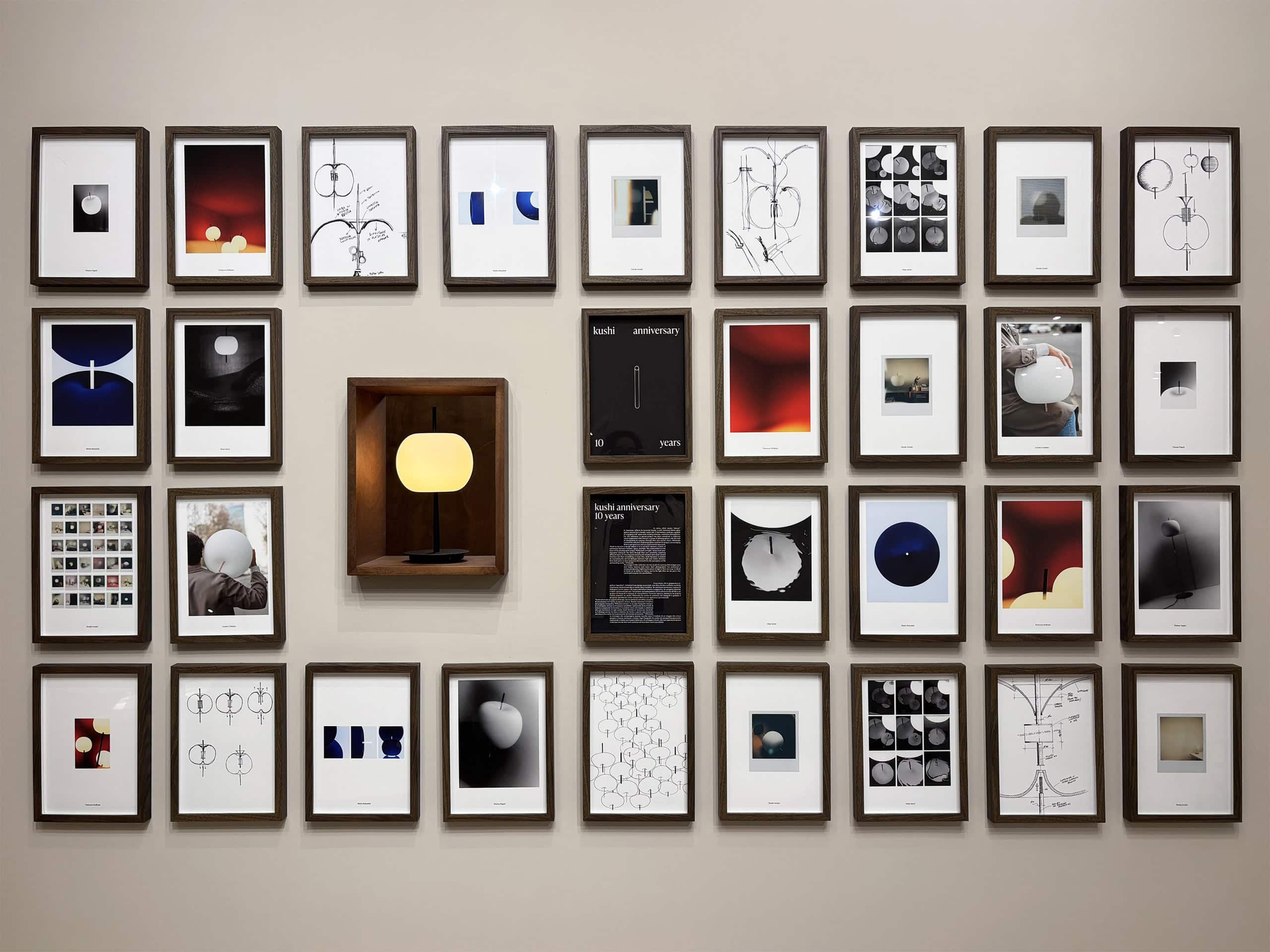 Mostra fotografica stand Euroluce 2025 con lampada Kushi 10th