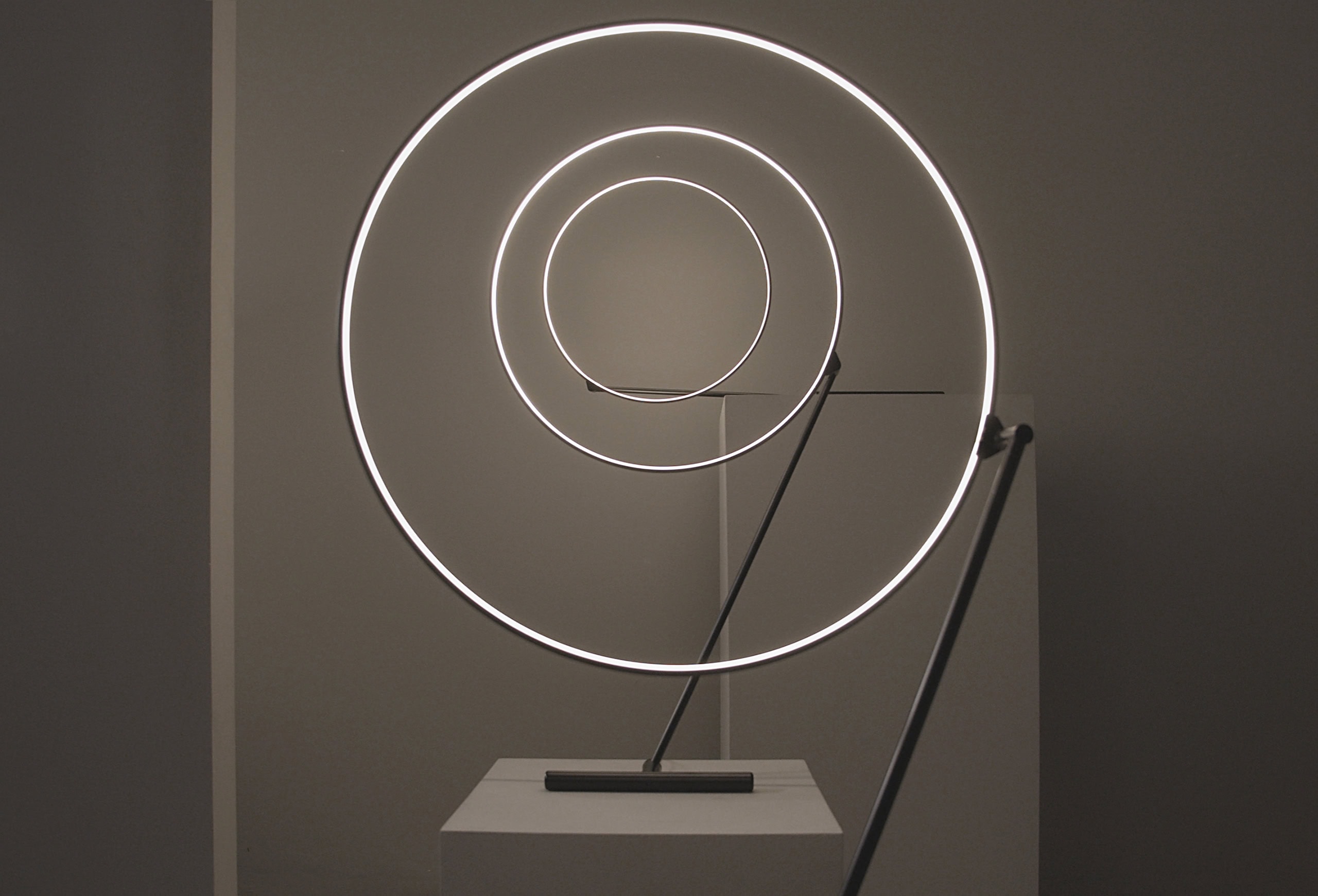 Frame video con lampada Poise